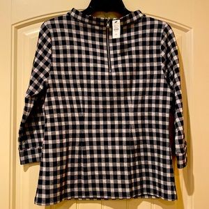 Talbots petite Small 3/4 sleeve woven blouse with 3/4 silver zipper on the back.